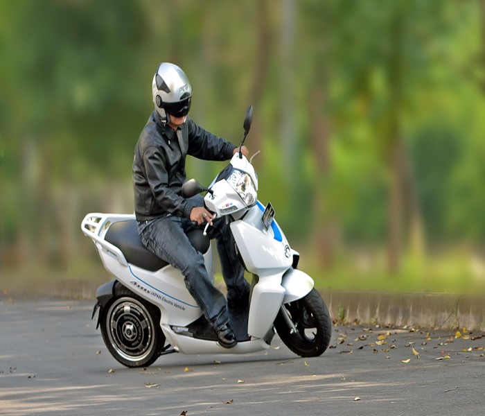 TERRA MOTORS E-SCOOTER A4000I PREMIUM VARIANT