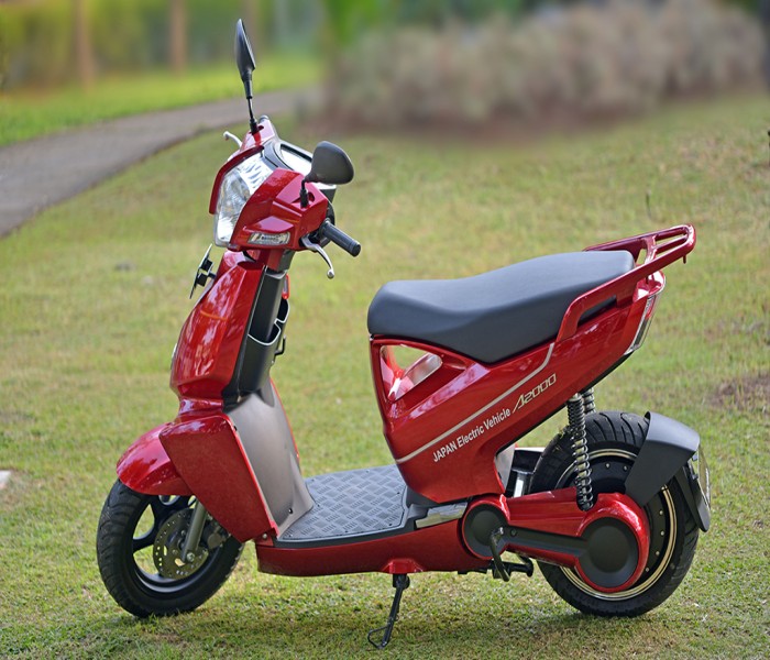 TERRA MOTORS E-SCOOTER A2000 DELUXE VARIANT